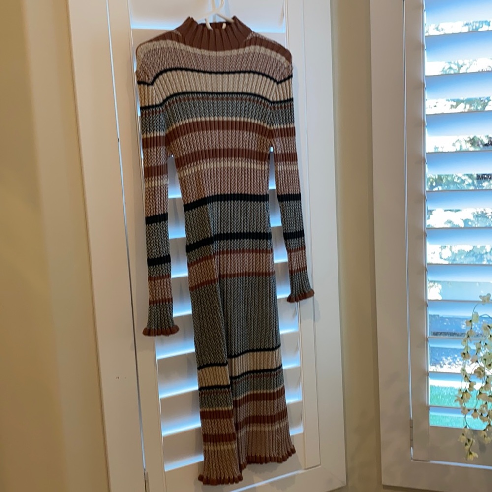 Long sleeve fitted ribbed dress